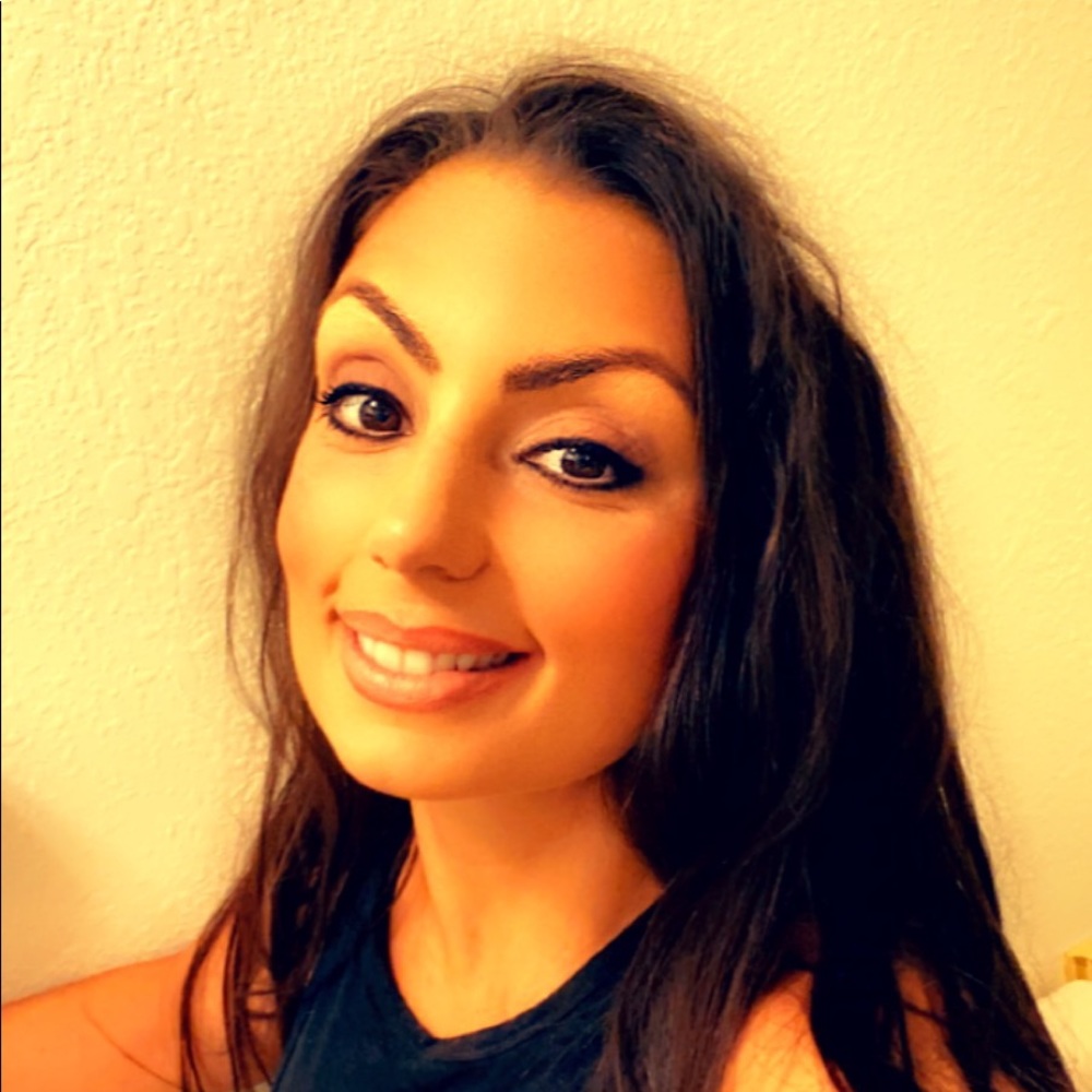 Meet your Posher, Jennifer